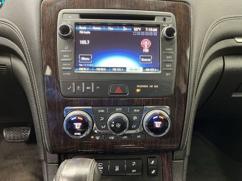 Used 2017 Chevrolet Traverse LT AWD/4WD image 18
