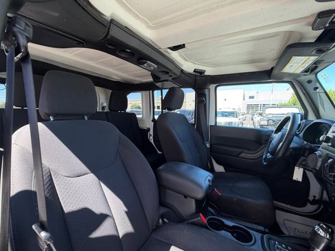 Used 2018 Jeep Wrangler Unlimited Sport S AWD/4WD image 19