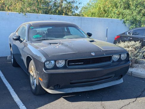 Used 2009 Dodge Challenger SE image 4
