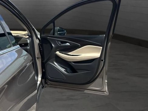 Used 2019 Buick Envision Essence FWD image 41