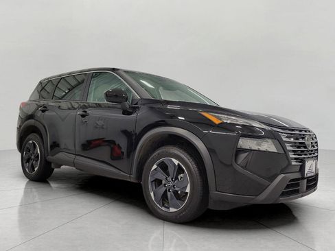 Used 2025 Nissan Rogue SV image 1