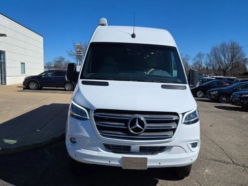Used 2022 Mercedes-Benz Sprinter 3500 image 2