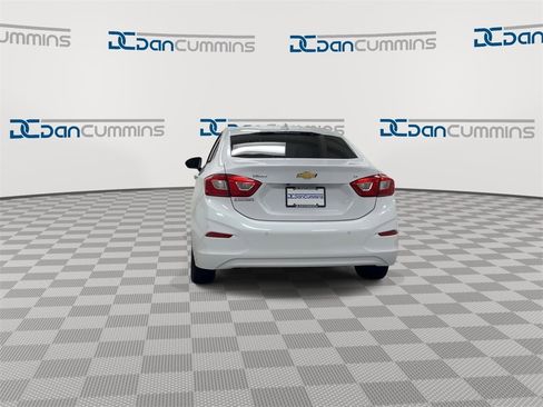 Used 2019 Chevrolet Cruze LT image 7