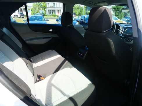 Used 2018 Chevrolet Equinox LS AWD/4WD image 26