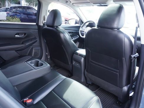 Certified 2025 Nissan Sentra SR w/ SR Premium Package FWD image 10