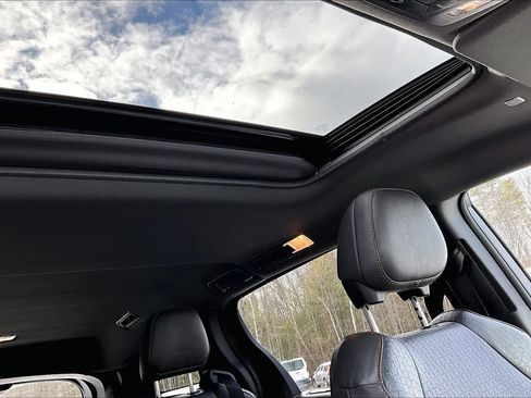 Used 2021 Toyota Sienna XSE w/ XSE Plus Package image 14