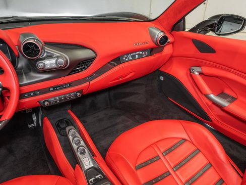 Used 2021 Ferrari F8 Tributo RWD image 26