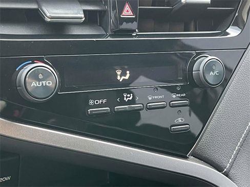 Used 2021 Toyota Camry SE image 26