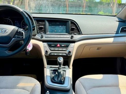 Used 2018 Hyundai Elantra SEL FWD image 16
