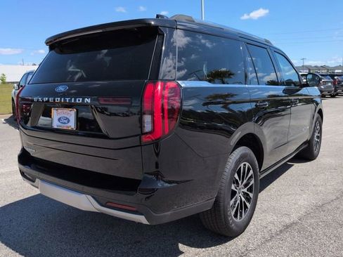 Used 2025 Ford Expedition Platinum AWD/4WD image 4