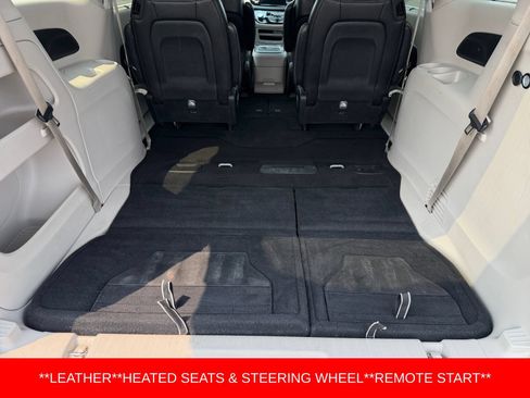Used 2024 Chrysler Pacifica Touring-L FWD image 17