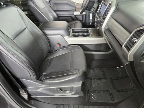 Used 2019 Ford F250 Lariat image 19