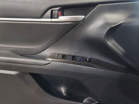 Used 2022 Toyota Camry SE FWD image 19