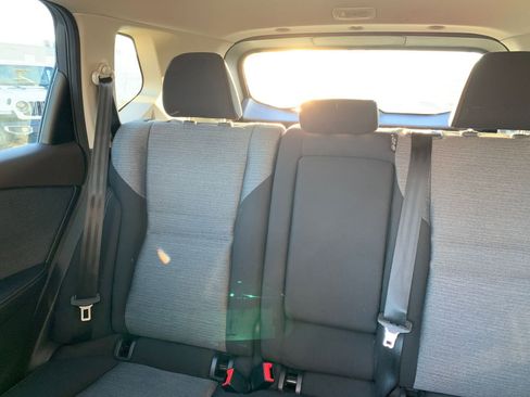 Used 2023 Nissan Rogue SV image 39