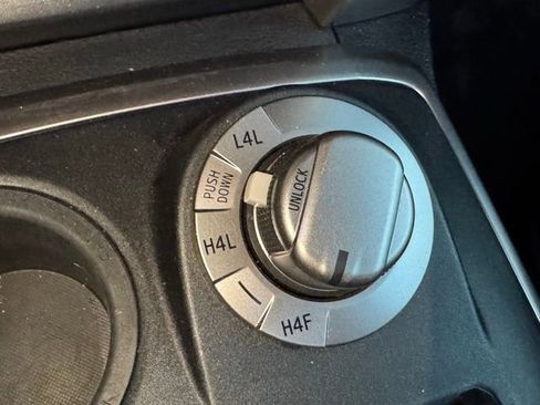 Used 2020 Toyota 4Runner Limited image 20