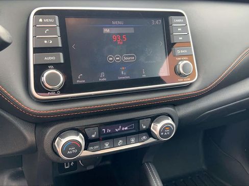 Used 2020 Nissan Kicks SR w/ SR Premium Package FWD image 34