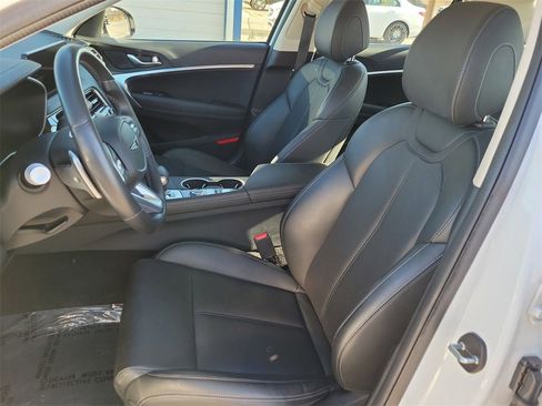 Used 2025 Genesis G70 2.5T image 15