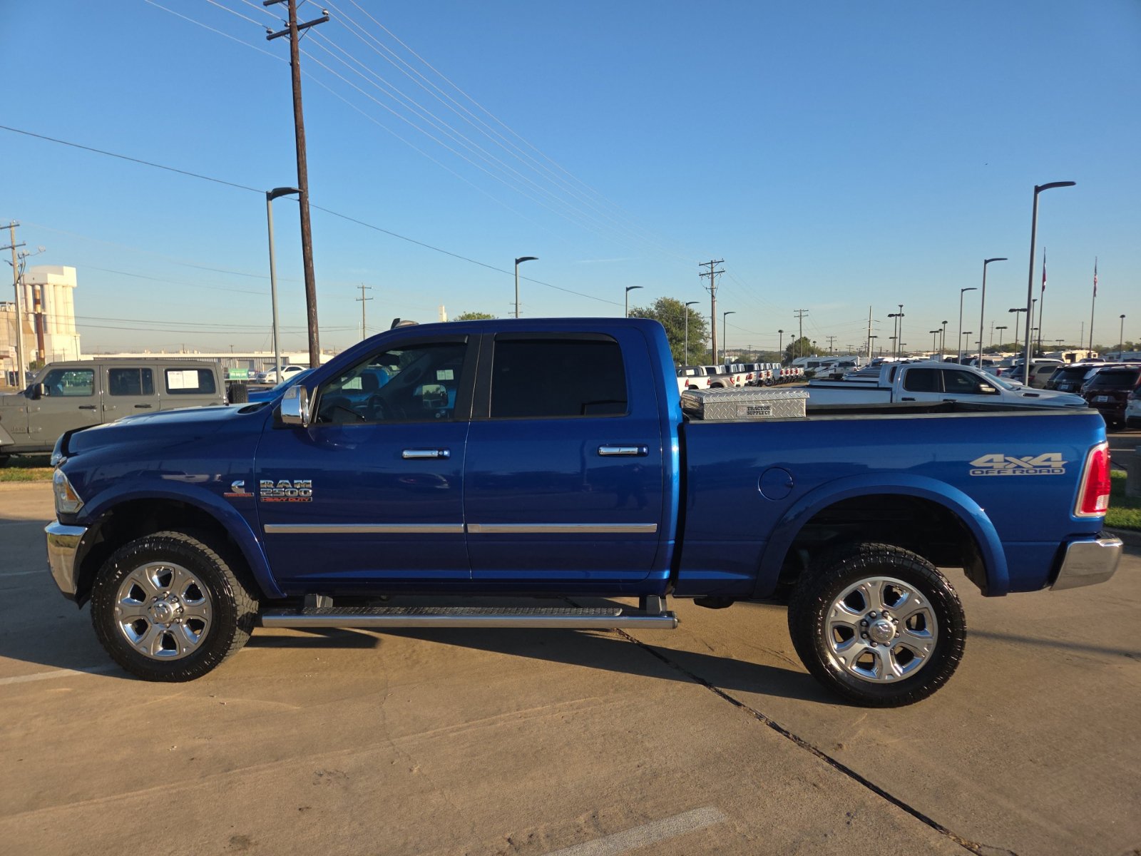 Used 2017 RAM 2500 Laramie w/ Convenience Group AWD/4WD image 8