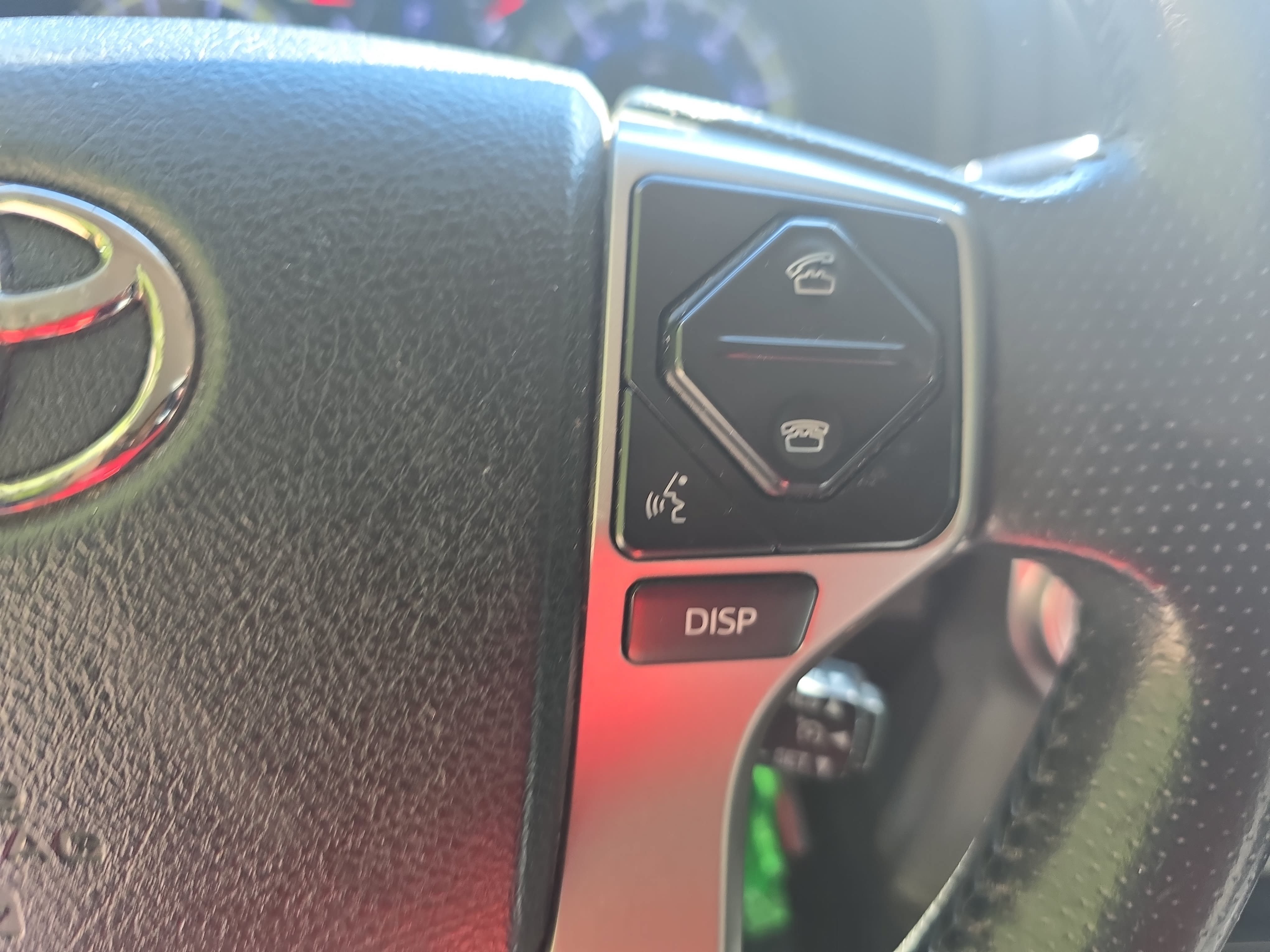 Used 2017 Toyota 4Runner SR5 AWD/4WD image 17