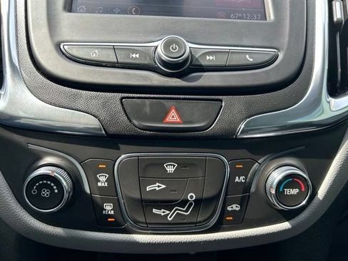 Used 2021 Chevrolet Equinox LS w/ LS Convenience Package AWD/4WD image 27
