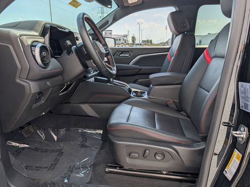 Used 2023 Chevrolet Colorado Z71 w/ Z71 Convenience Package 2 AWD/4WD image 13