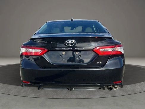 Used 2019 Toyota Camry SE image 6