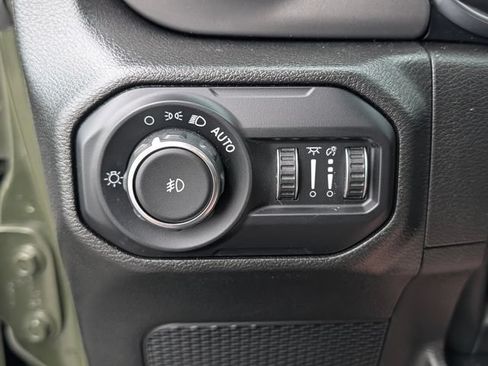 Used 2022 Jeep Wrangler Unlimited Sport AWD/4WD image 32