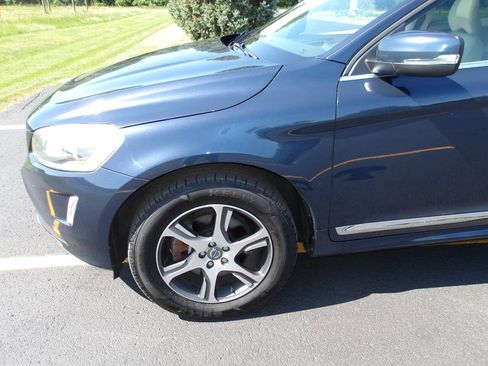Used 2015 Volvo XC60 T6 w/ Proximity Package AWD/4WD image 34