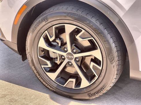 Used 2023 Kia Sportage EX FWD image 9