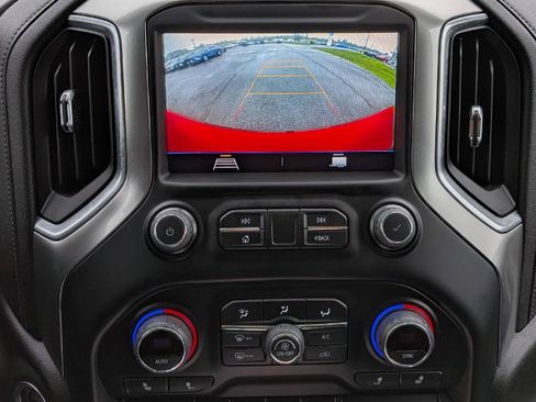 Used 2022 Chevrolet Silverado 1500 LT Trail Boss w/ Bed Protection Package AWD/4WD image 18