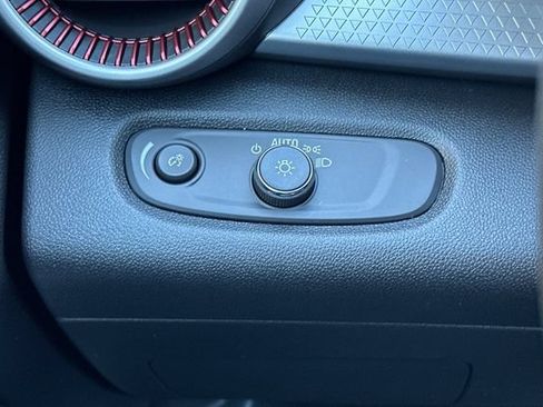 New 2026 Chevrolet Trax RS w/ Sunroof Package FWD image 34