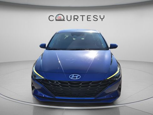 Certified 2021 Hyundai Elantra SE FWD image 8