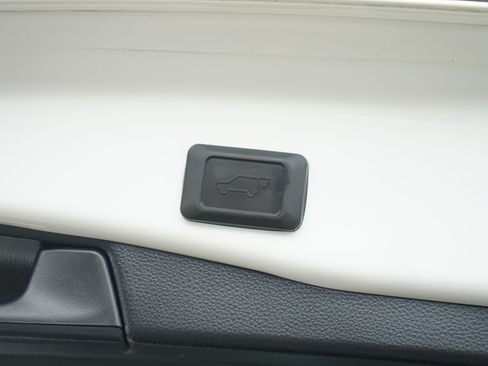 Used 2019 Toyota RAV4 XSE AWD/4WD image 29