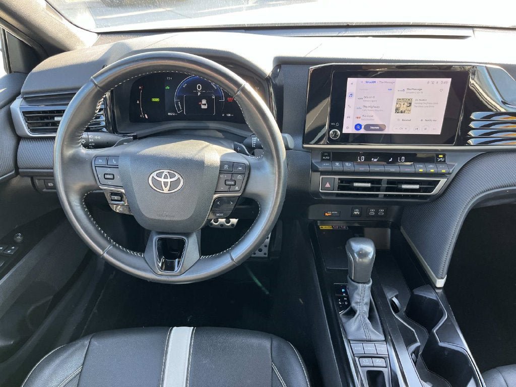 Used 2025 Toyota Camry SE FWD image 10