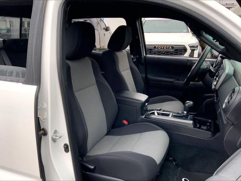 Used 2023 Toyota Tacoma TRD Sport image 9