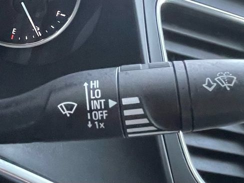 Used 2017 Buick LaCrosse Essence FWD image 19