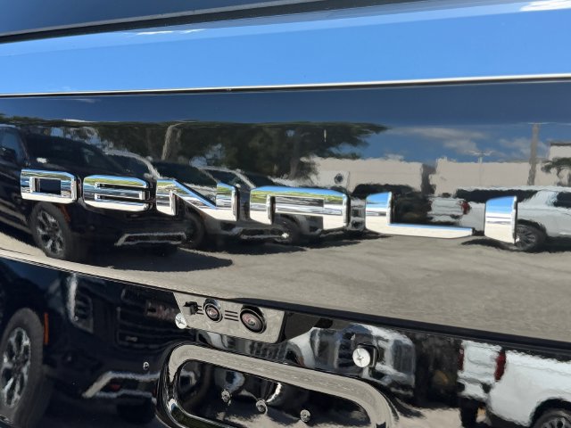 New 2027 GMC Yukon Denali w/ Denali Reserve Package AWD/4WD image 9