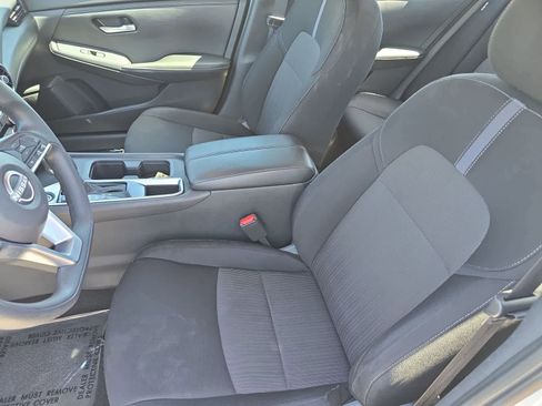 Used 2024 Nissan Sentra SV FWD image 17
