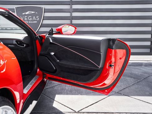 Used 2024 Ferrari Roma Spider RWD image 32