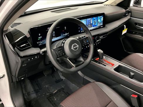 New 2026 Nissan Kicks SR w/ SR Premium Package FWD image 7