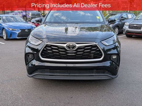 Used 2022 Toyota Highlander XLE FWD image 10