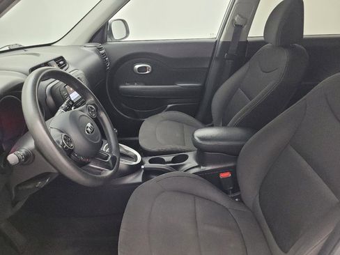 Used 2019 Kia Soul image 17