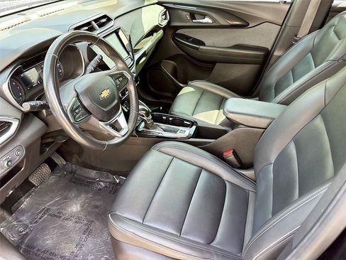 Used 2021 Chevrolet TrailBlazer LT w/ Premium Seating Package FWD image 21