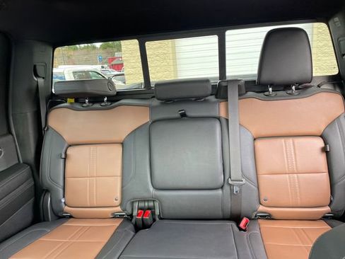 Used 2024 Chevrolet Silverado 3500 High Country image 38