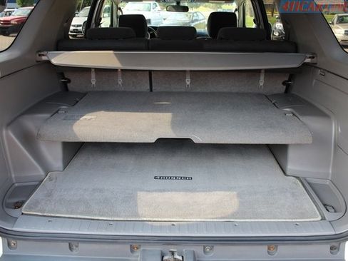 Used 2004 Toyota 4Runner SR5 AWD/4WD image 24