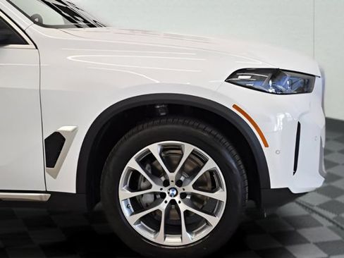 New 2026 BMW X5 xDrive40i w/ Premium Package AWD/4WD image 13