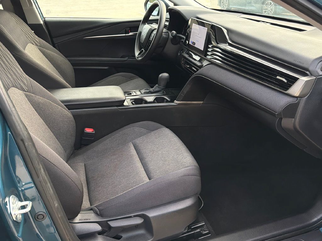 Used 2025 Toyota Camry LE FWD image 10