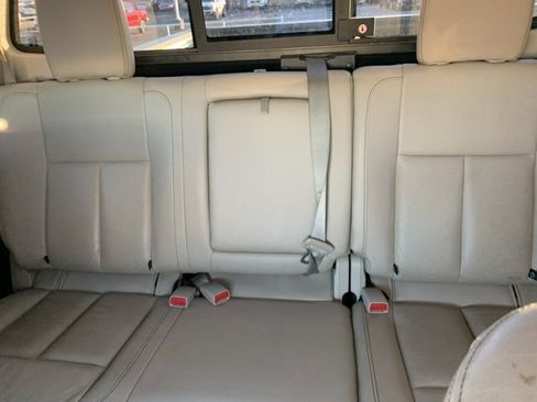 Used 2016 Nissan Titan SL image 14