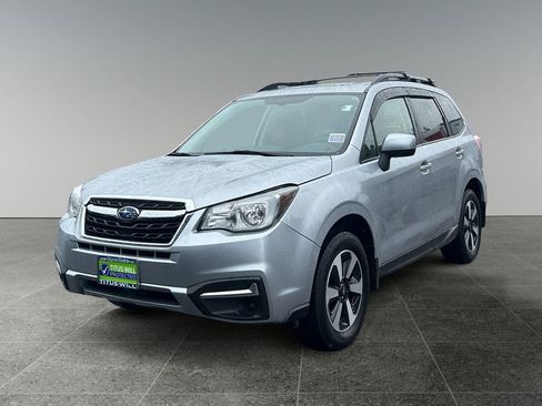 Used 2017 Subaru Forester 2.5i Premium w/ All-Weather Package image 3