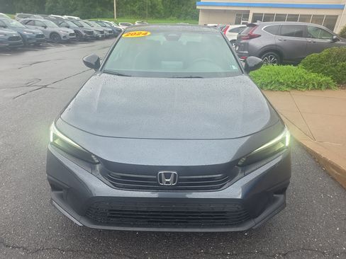 Used 2024 Honda Civic Sport image 2
